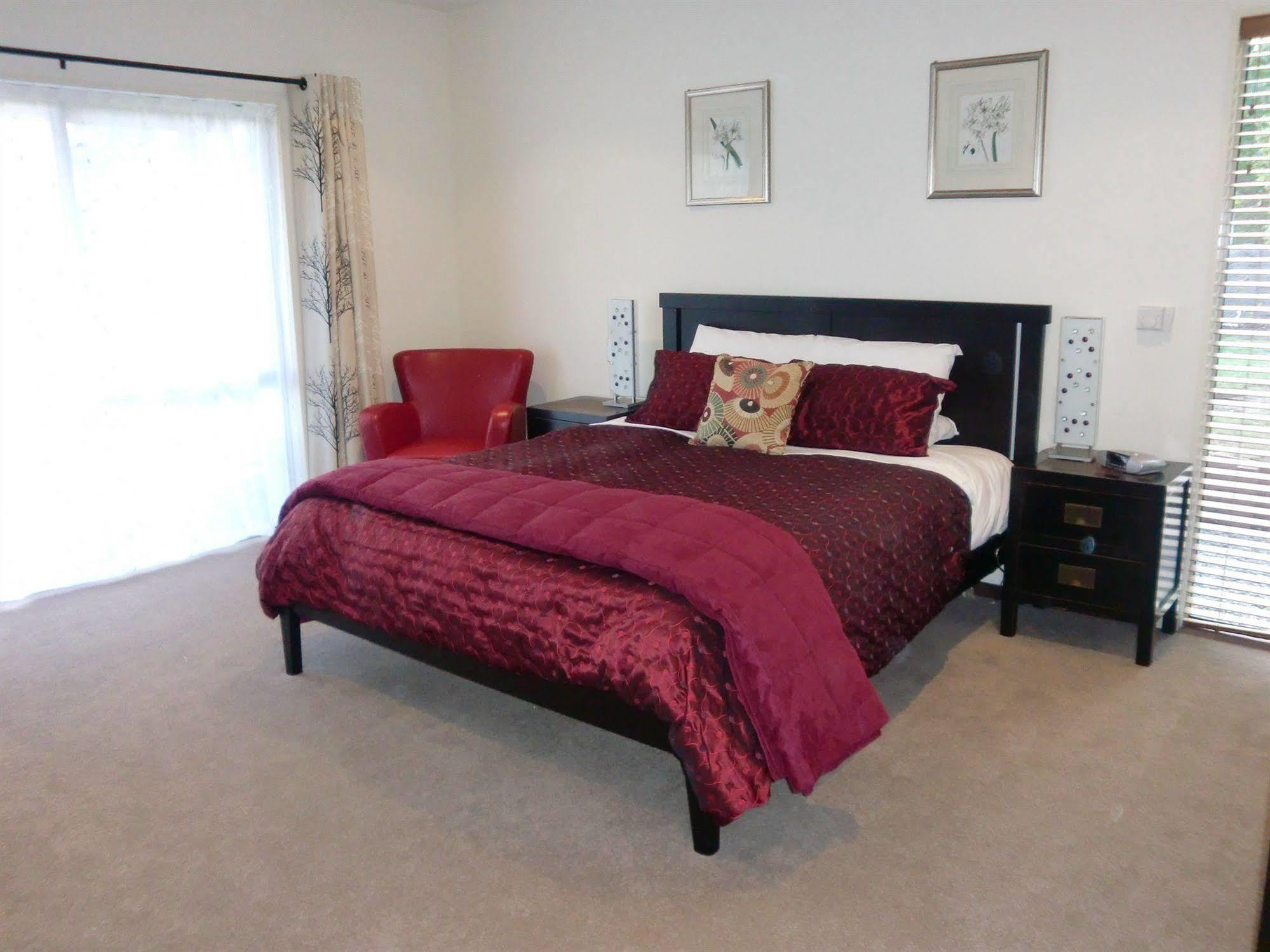 Maple Lodge Luxury Bed & Breakfast Albert Town Ngoại thất bức ảnh