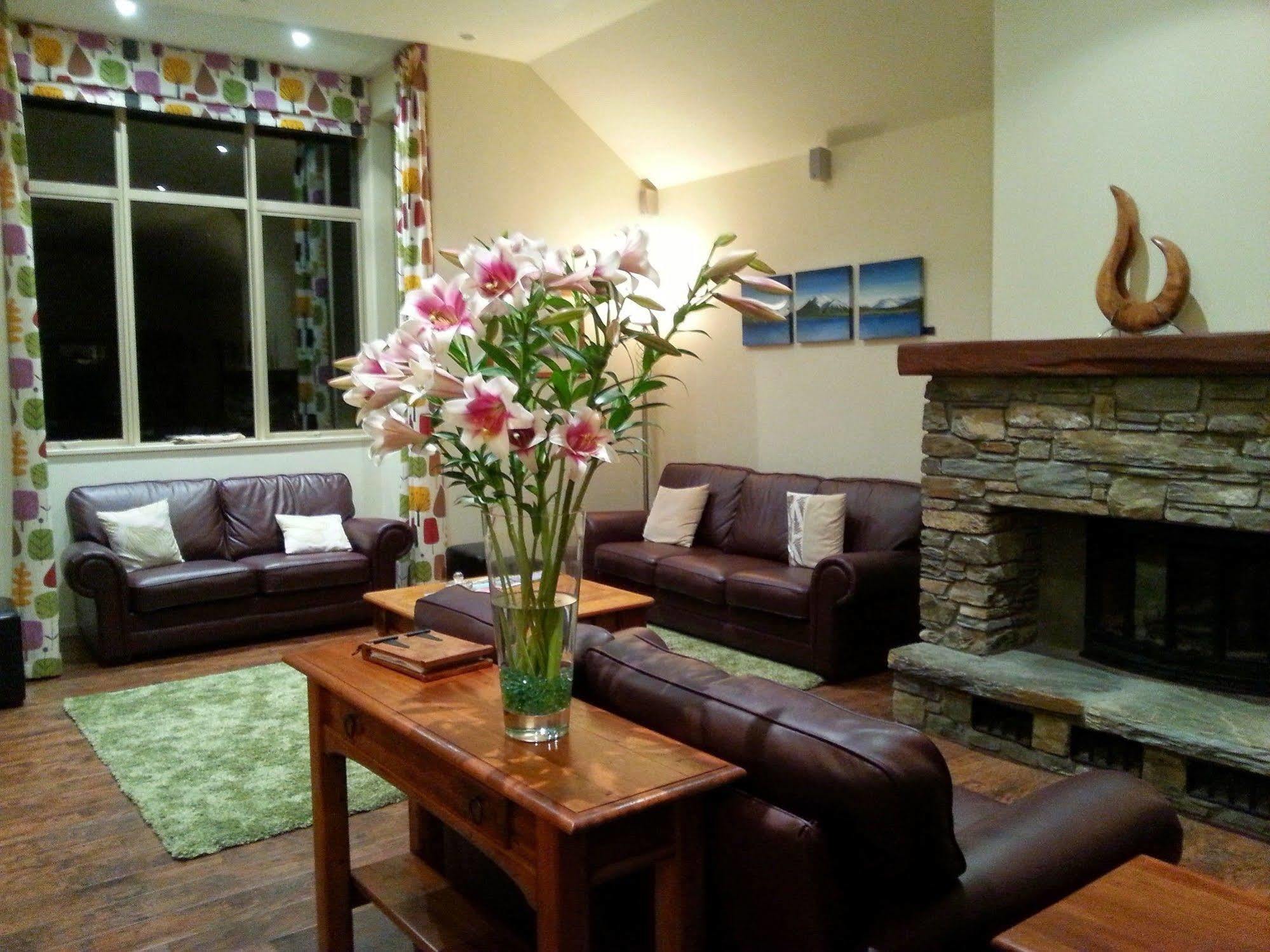 Maple Lodge Luxury Bed & Breakfast Albert Town Ngoại thất bức ảnh
